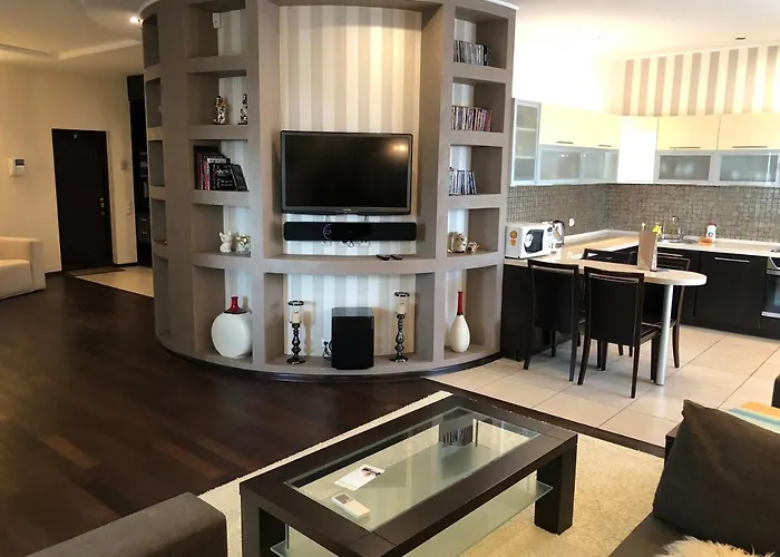 Cozy Apartment In A New Building Close To The Downtown