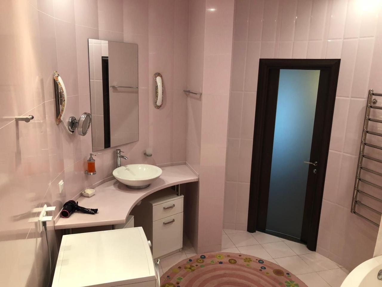 Cozy In A New Building Close To The Downtown Kyiv