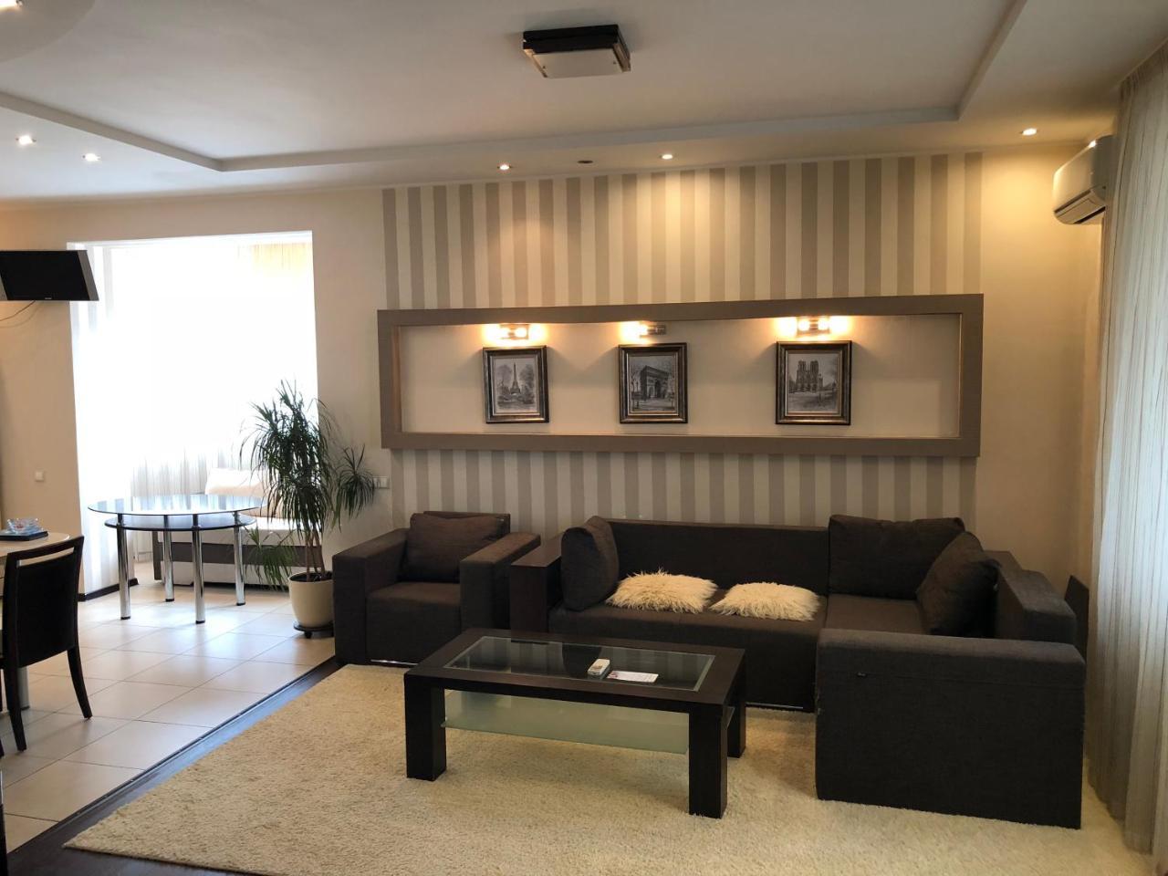 Cozy In A New Building Close To The Downtown Apartment *