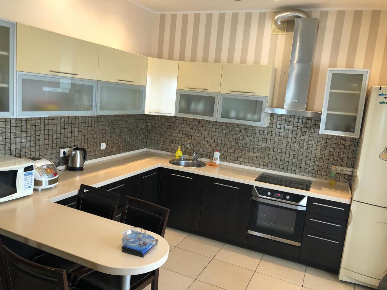 Cozy In A New Building Close To The Downtown Apartment Kyiv