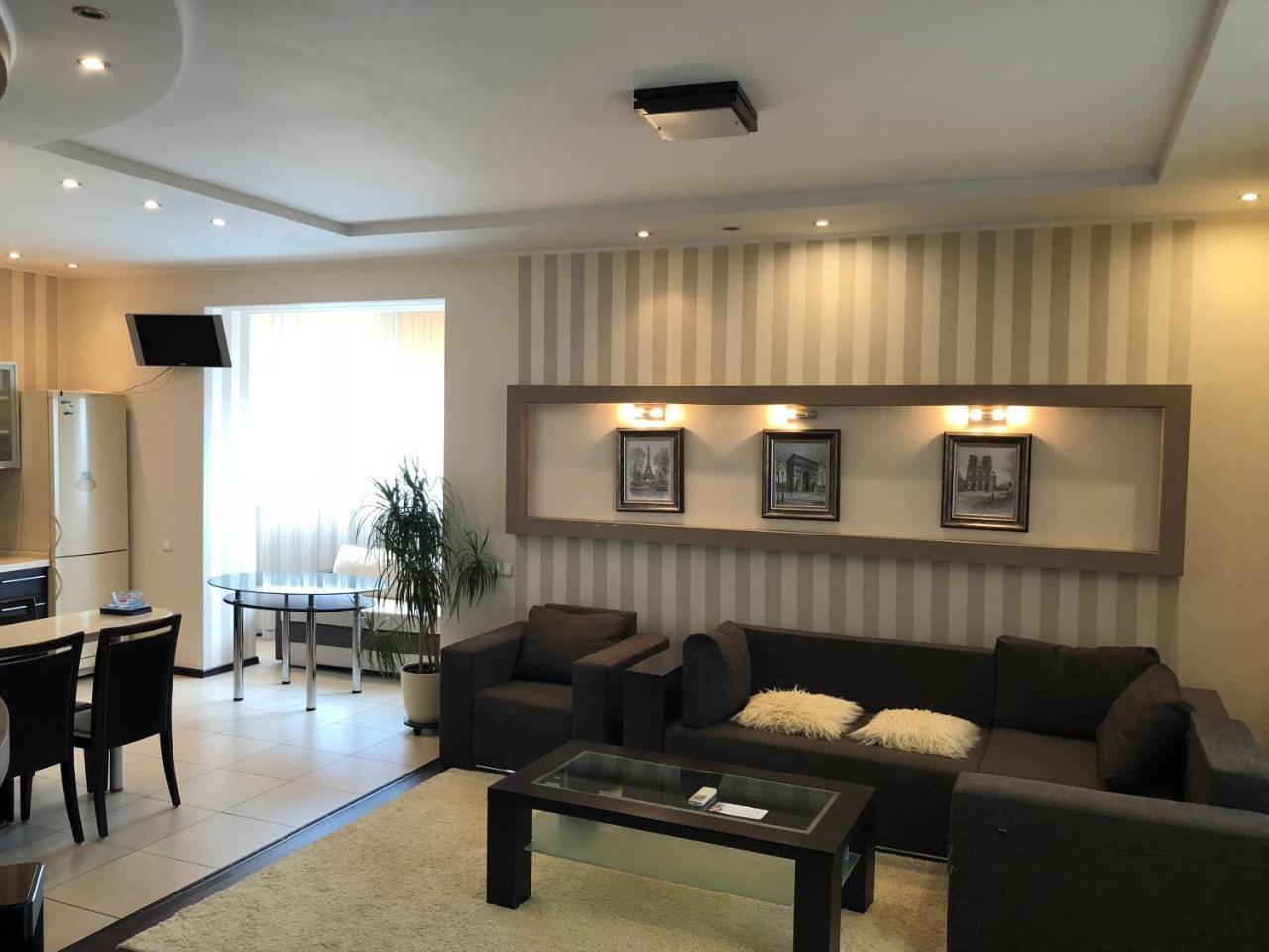 Cozy In A New Building Close To The Downtown *